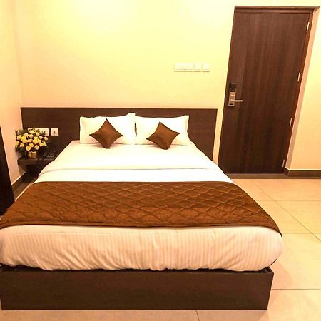 Hotel Pankaj Residency Guruvāyūr Buitenkant foto