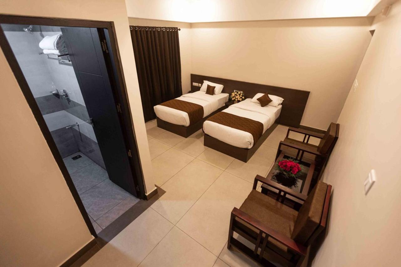 Hotel Pankaj Residency Guruvāyūr Buitenkant foto