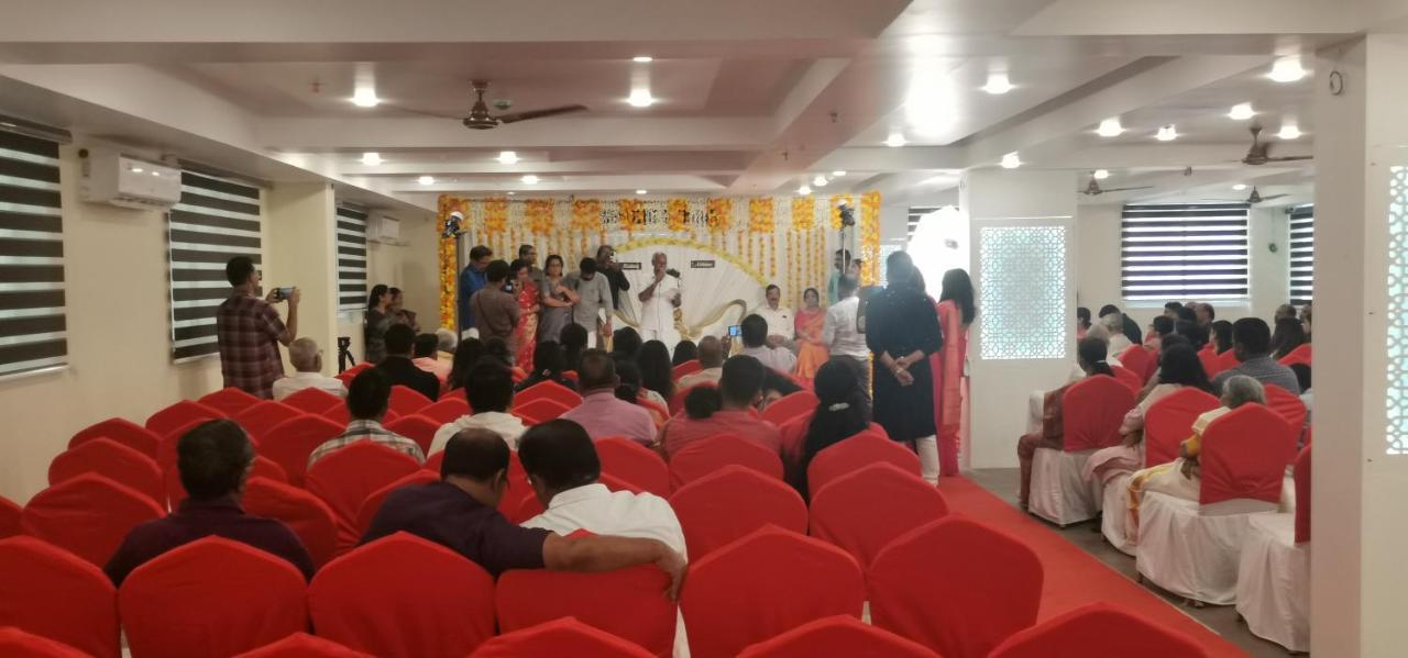Hotel Pankaj Residency Guruvāyūr Buitenkant foto