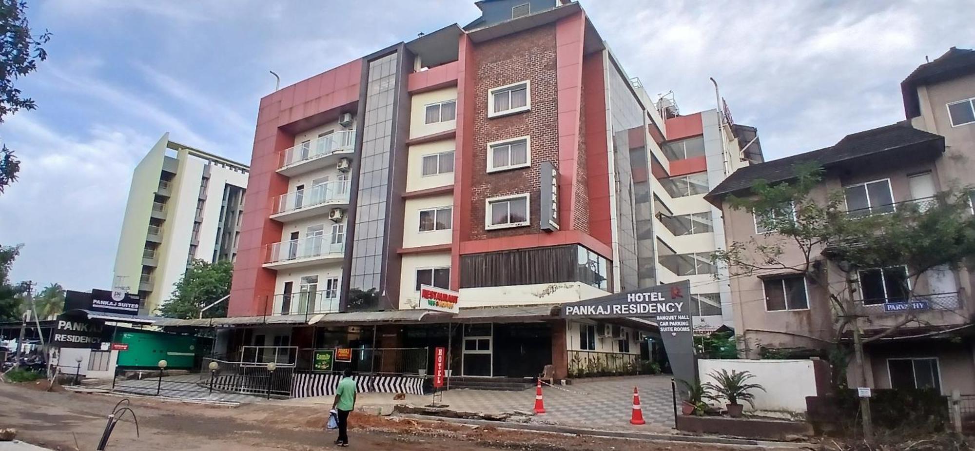 Hotel Pankaj Residency Guruvāyūr Buitenkant foto