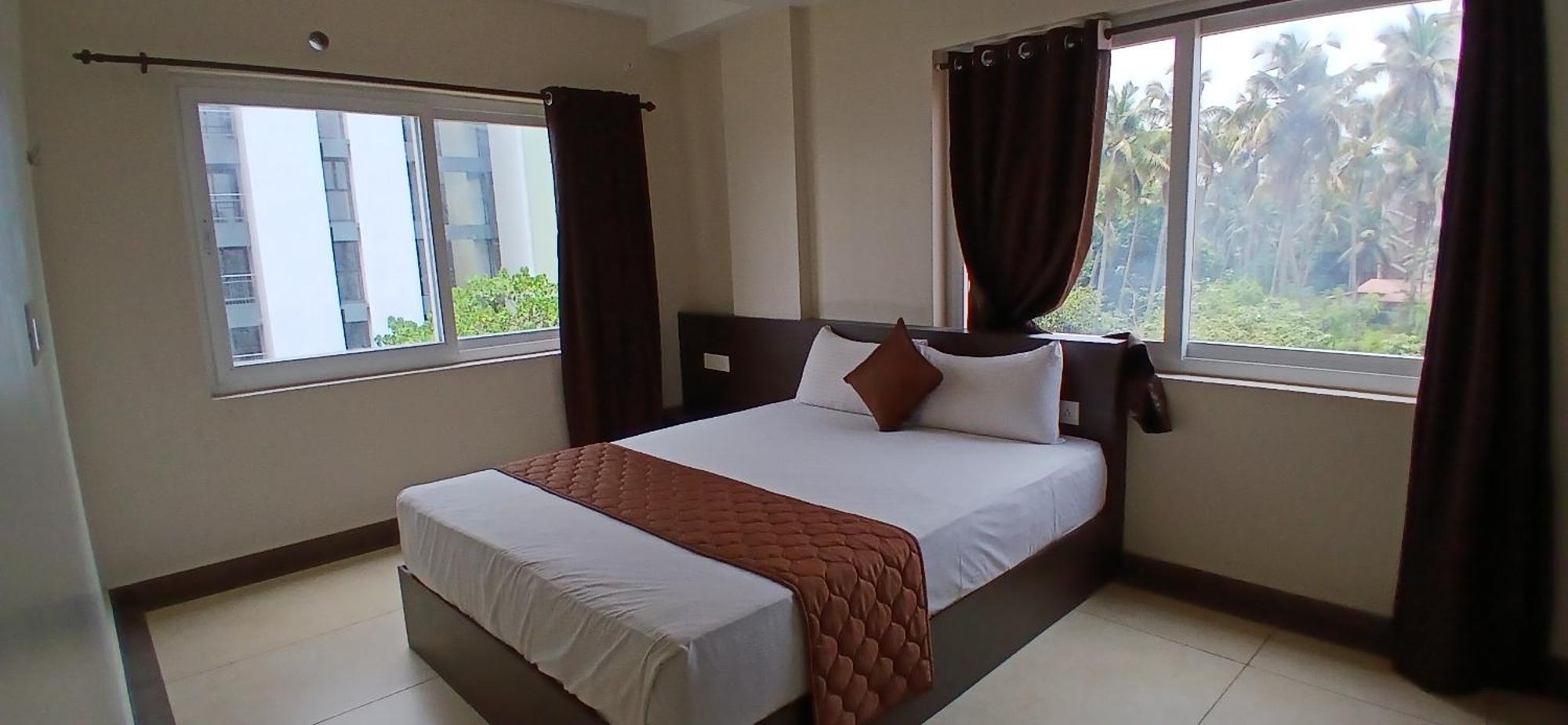 Hotel Pankaj Residency Guruvāyūr Buitenkant foto