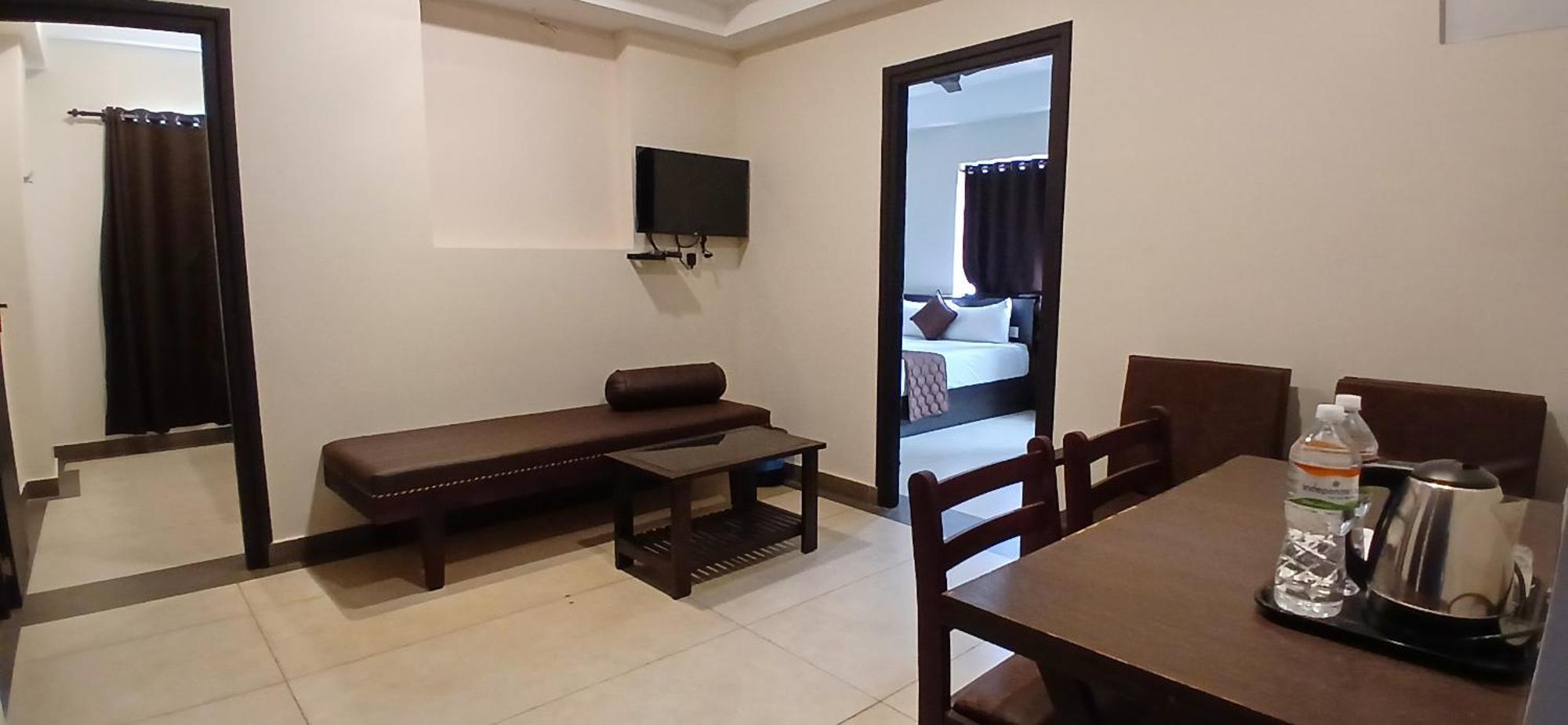 Hotel Pankaj Residency Guruvāyūr Buitenkant foto